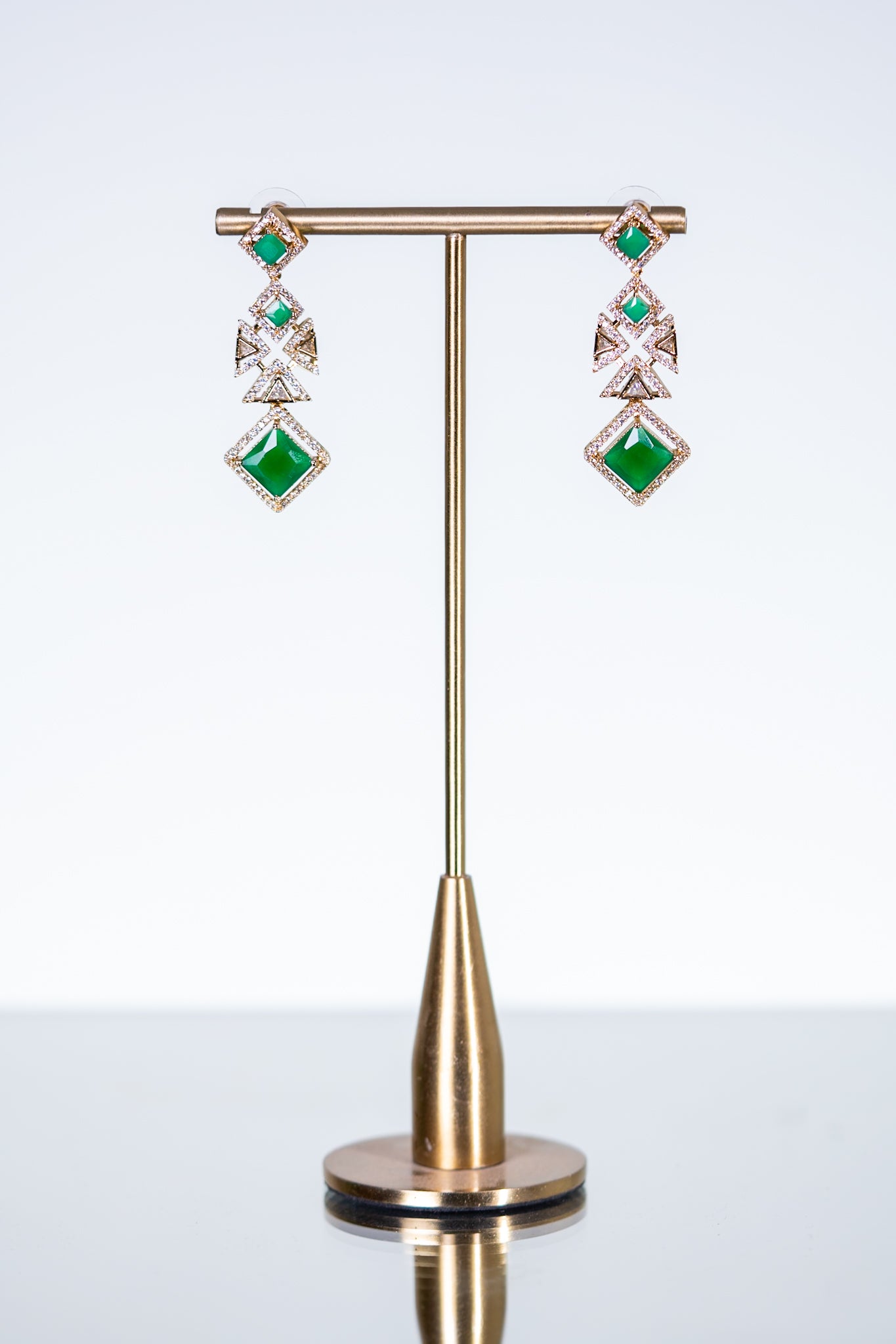 Parisian Golden V Style Necklace with Dangler Earrings