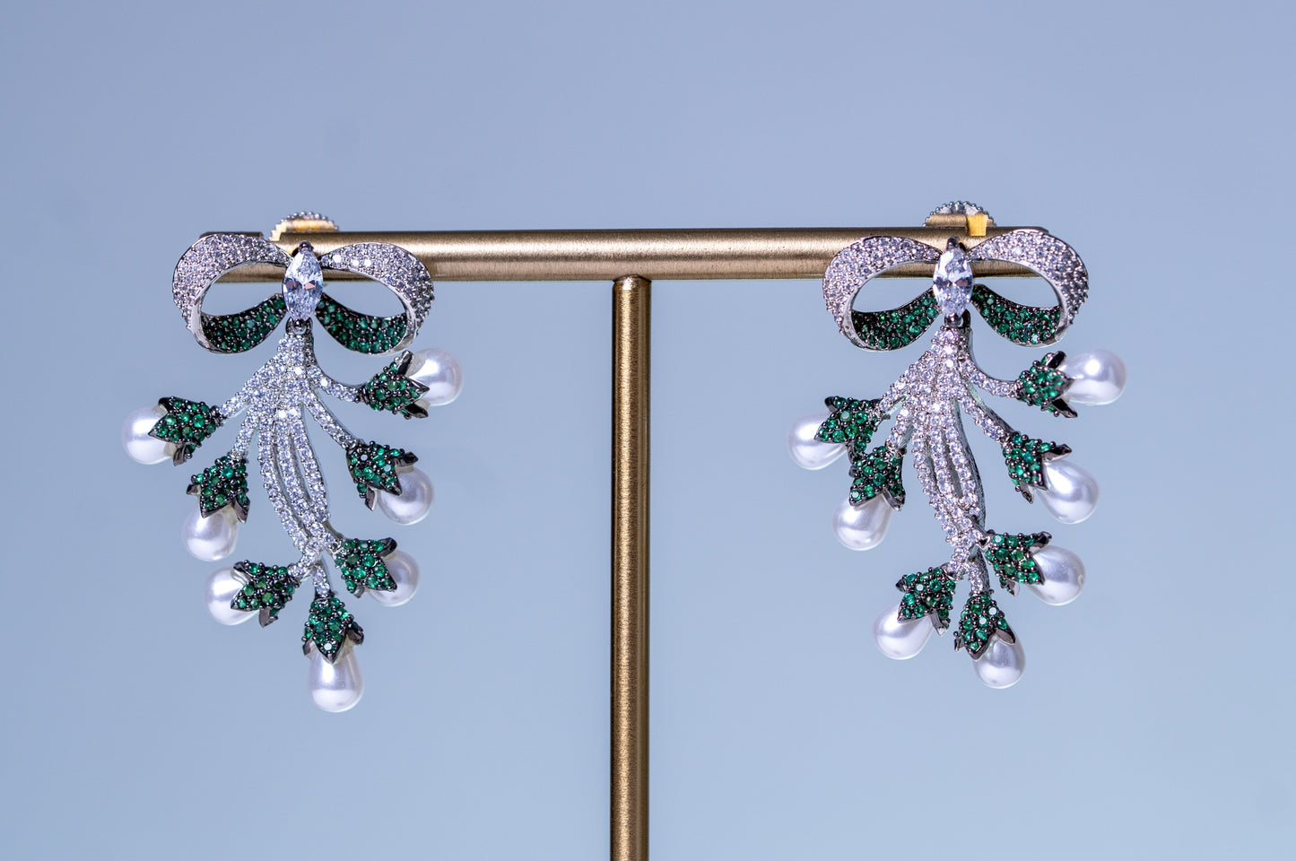 Emerald Green and White Nano Setting American Diamonds Zirconia with Real Pearl Designer 3D Necklace