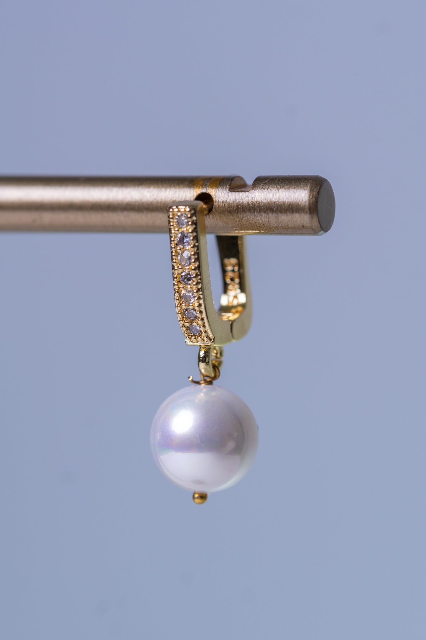 Real Pearl with Natural Sea Shell and American Diamonds Zirconia Pendant Necklace