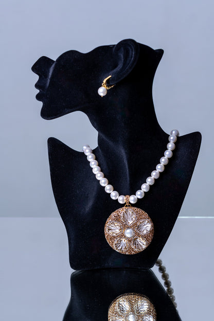 Real Pearl with Natural Sea Shell and American Diamonds Zirconia Pendant Necklace