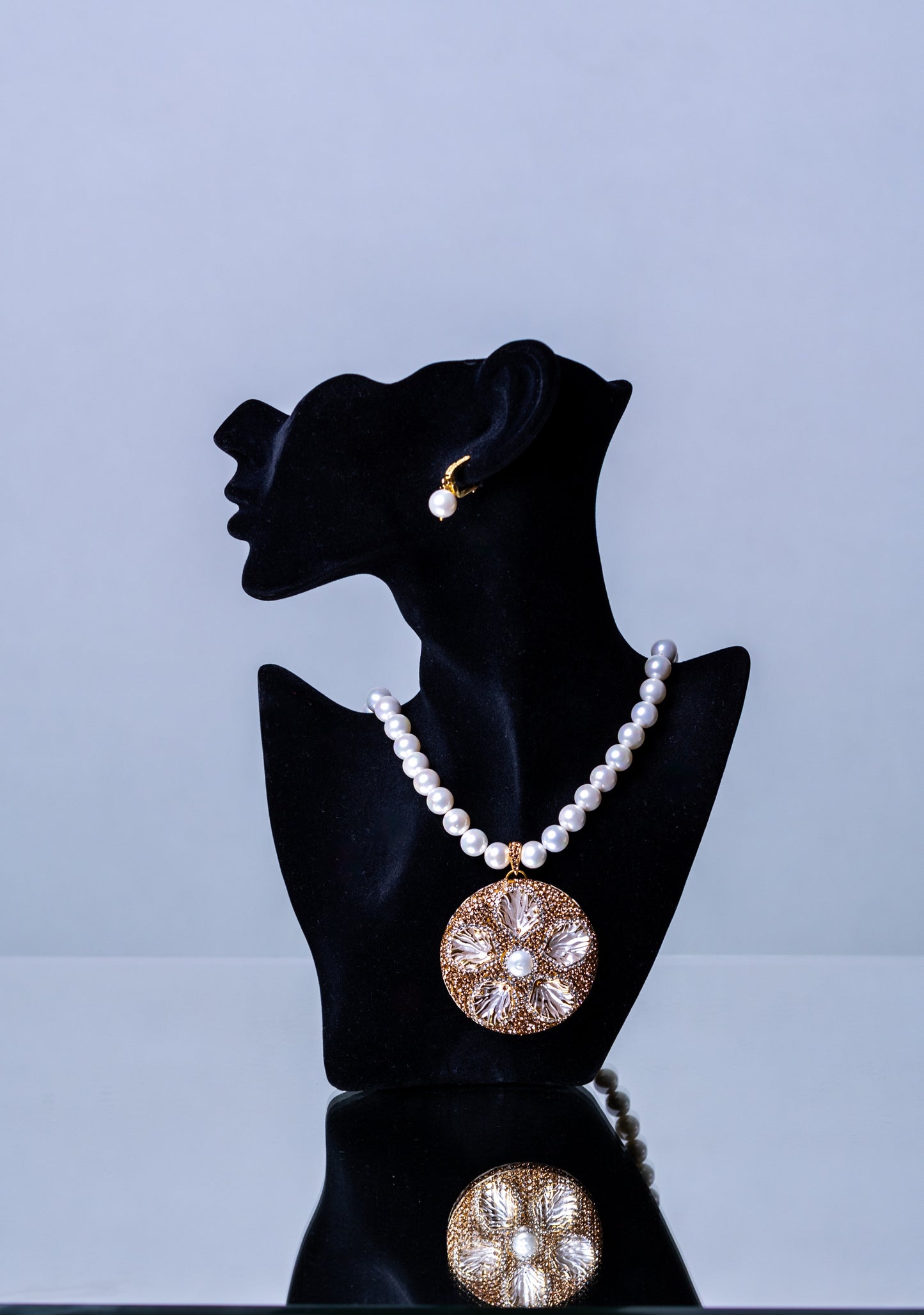 Real Pearl with Natural Sea Shell and American Diamonds Zirconia Pendant Necklace