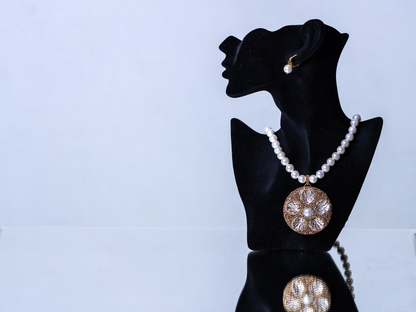 Real Pearl with Natural Sea Shell and American Diamonds Zirconia Pendant Necklace