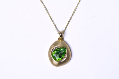 Australian Crystal 18KT Gold Plated Pendant and Stud Earrings