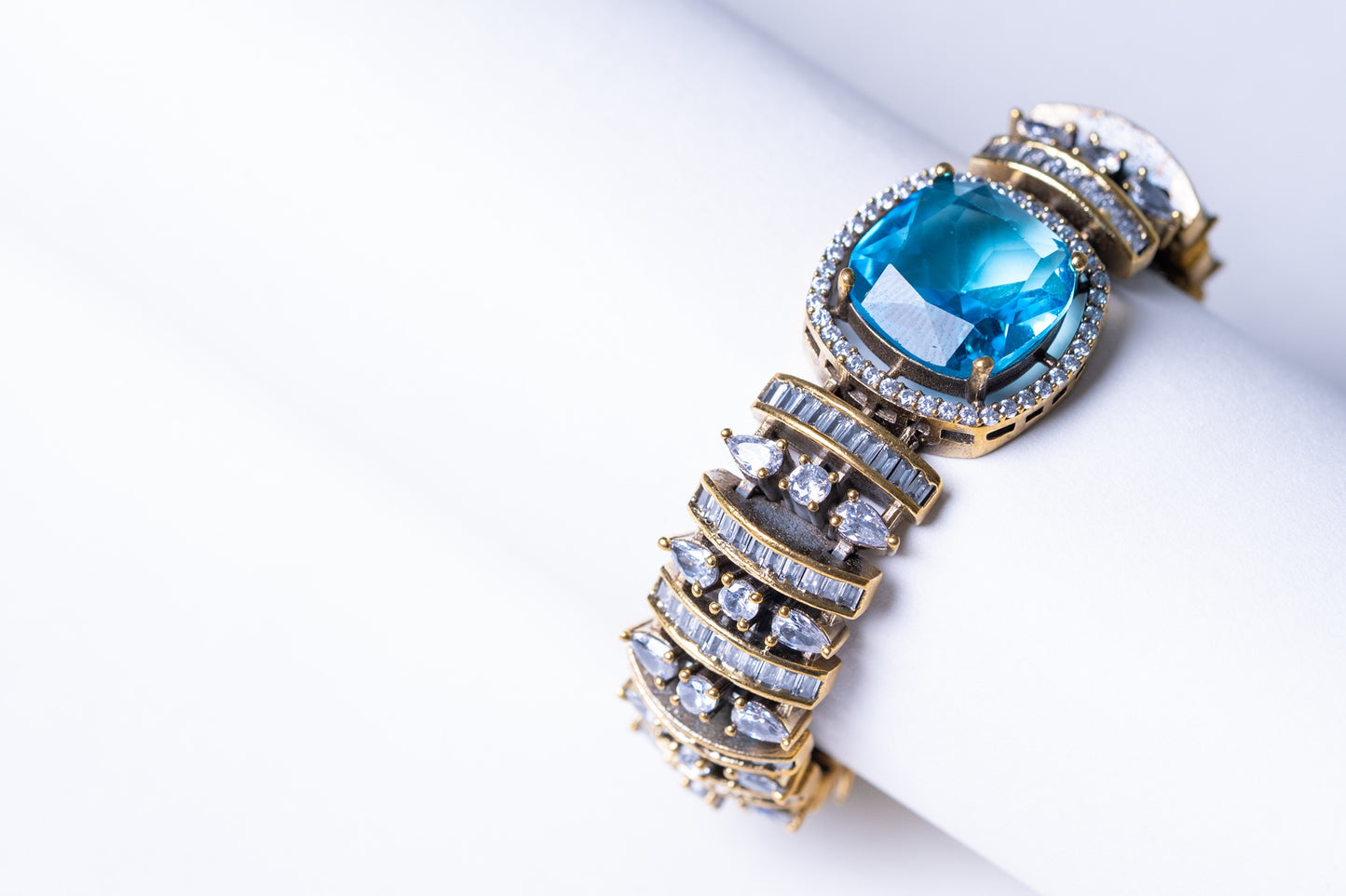 Blue Topaz & American Diamonds Zirconia Bracelet