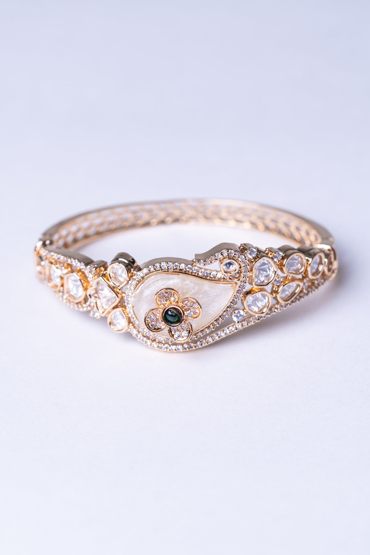 Mother of Pearl & Premium Moissanite Polki Kundan Bracelet